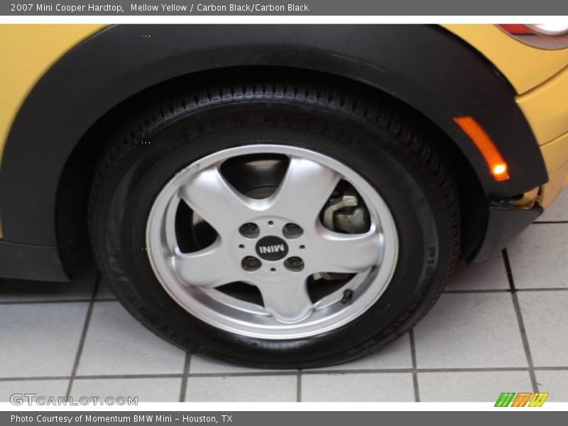 Mellow Yellow / Carbon Black/Carbon Black 2007 Mini Cooper Hardtop