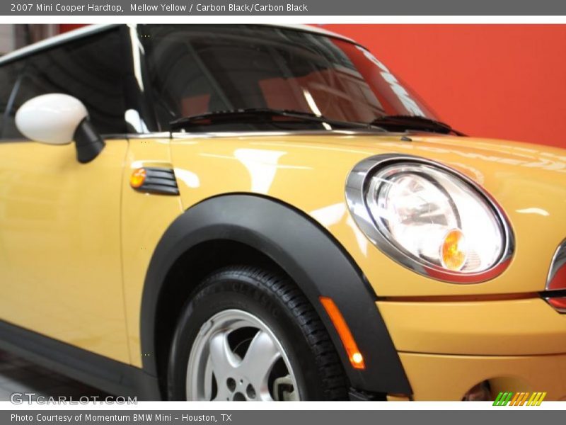 Mellow Yellow / Carbon Black/Carbon Black 2007 Mini Cooper Hardtop