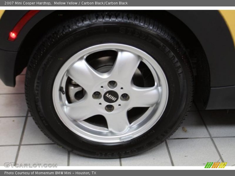 Mellow Yellow / Carbon Black/Carbon Black 2007 Mini Cooper Hardtop