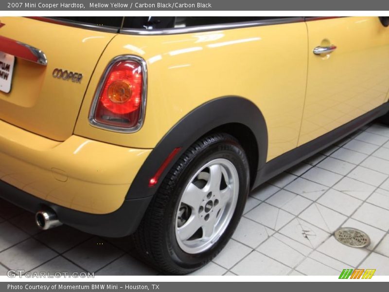 Mellow Yellow / Carbon Black/Carbon Black 2007 Mini Cooper Hardtop