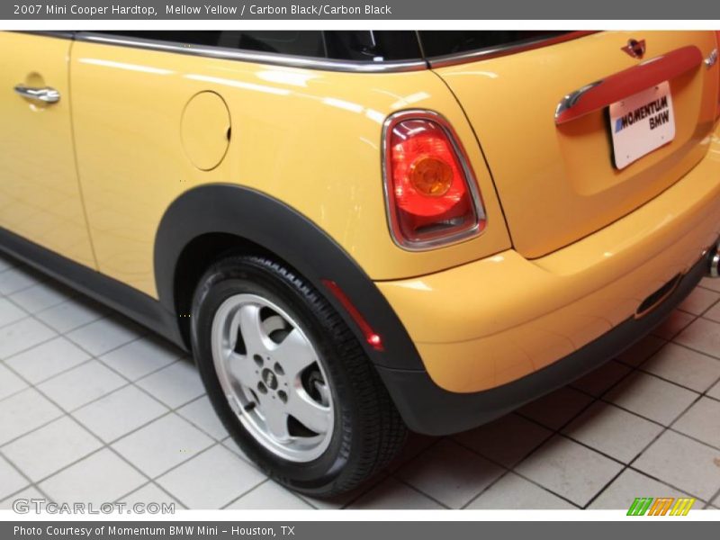 Mellow Yellow / Carbon Black/Carbon Black 2007 Mini Cooper Hardtop