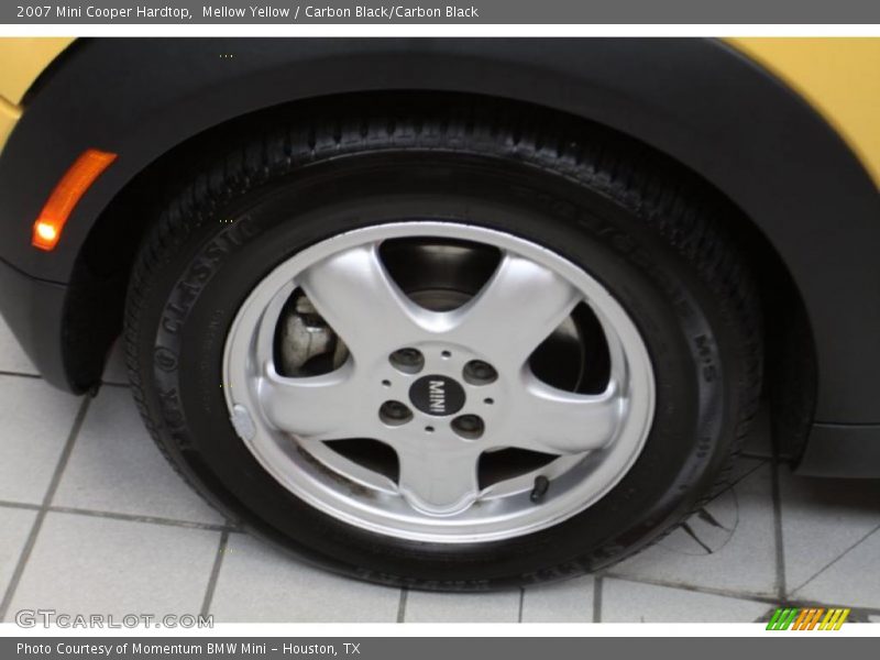 Mellow Yellow / Carbon Black/Carbon Black 2007 Mini Cooper Hardtop