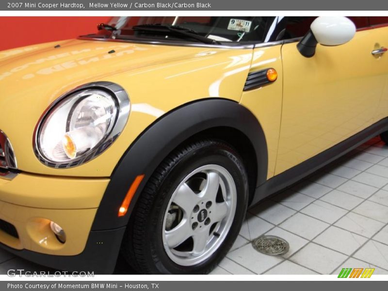 Mellow Yellow / Carbon Black/Carbon Black 2007 Mini Cooper Hardtop