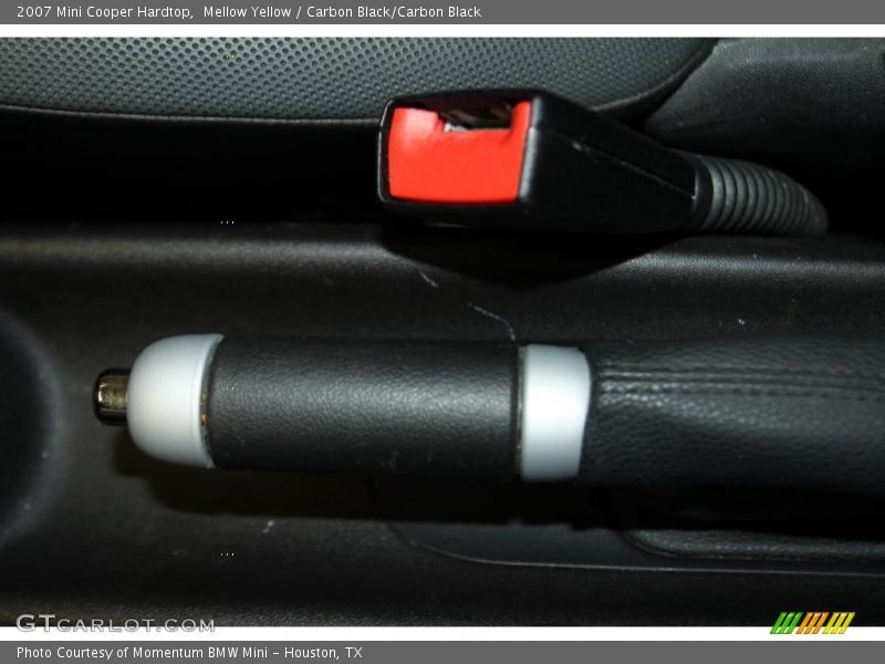 Mellow Yellow / Carbon Black/Carbon Black 2007 Mini Cooper Hardtop