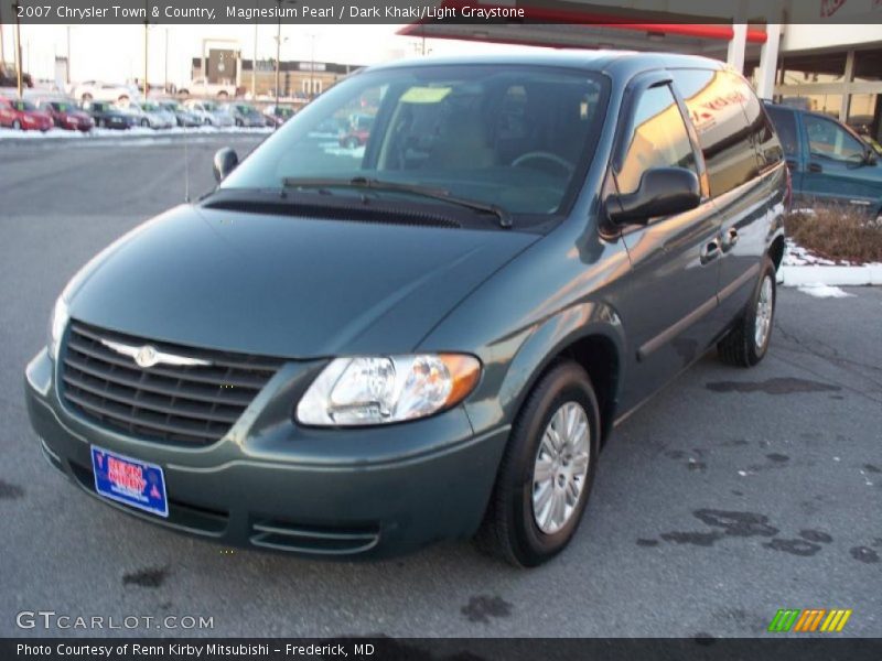 Magnesium Pearl / Dark Khaki/Light Graystone 2007 Chrysler Town & Country