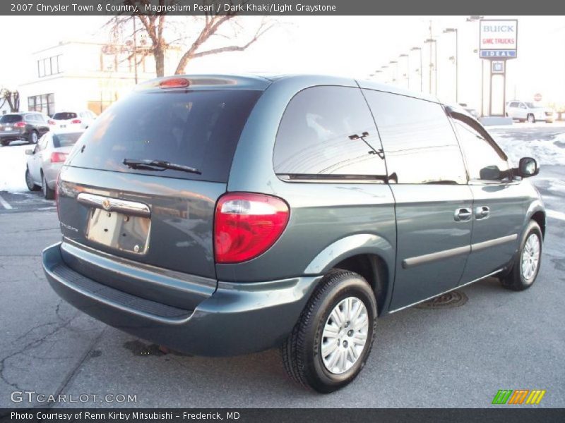 Magnesium Pearl / Dark Khaki/Light Graystone 2007 Chrysler Town & Country