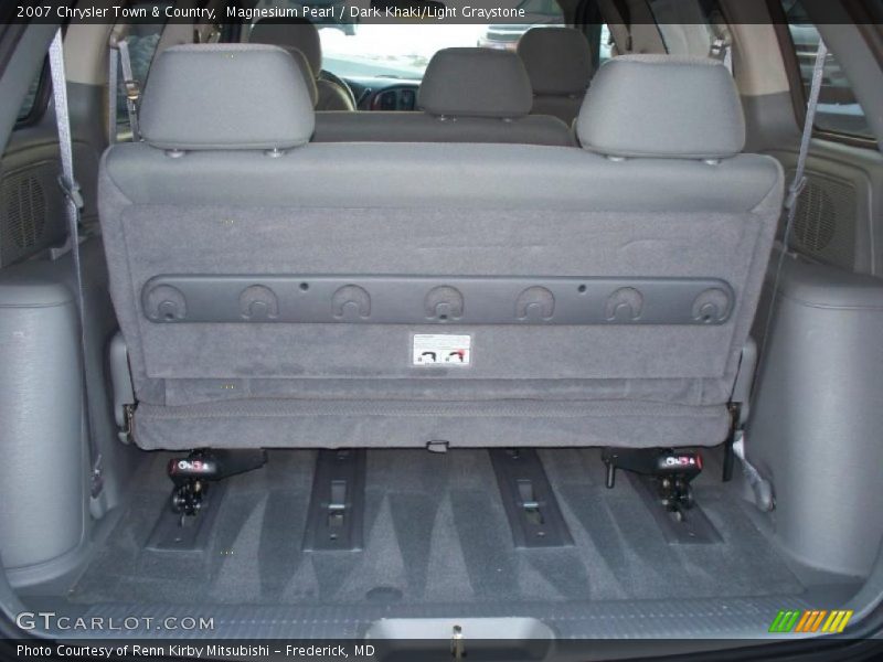 Magnesium Pearl / Dark Khaki/Light Graystone 2007 Chrysler Town & Country