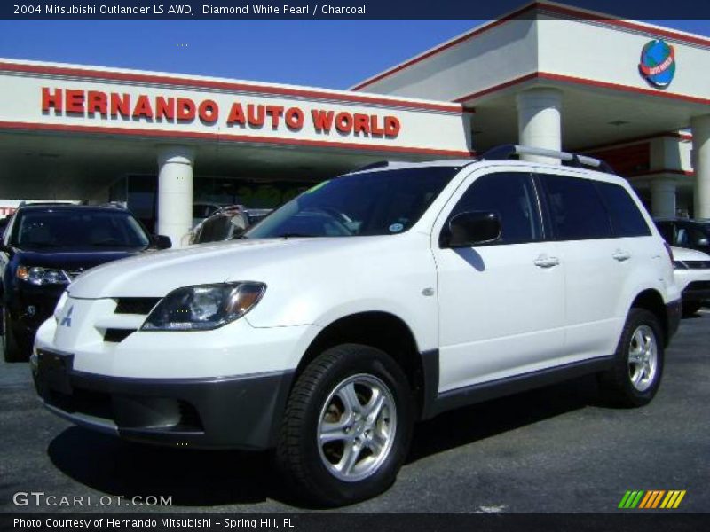 Diamond White Pearl / Charcoal 2004 Mitsubishi Outlander LS AWD