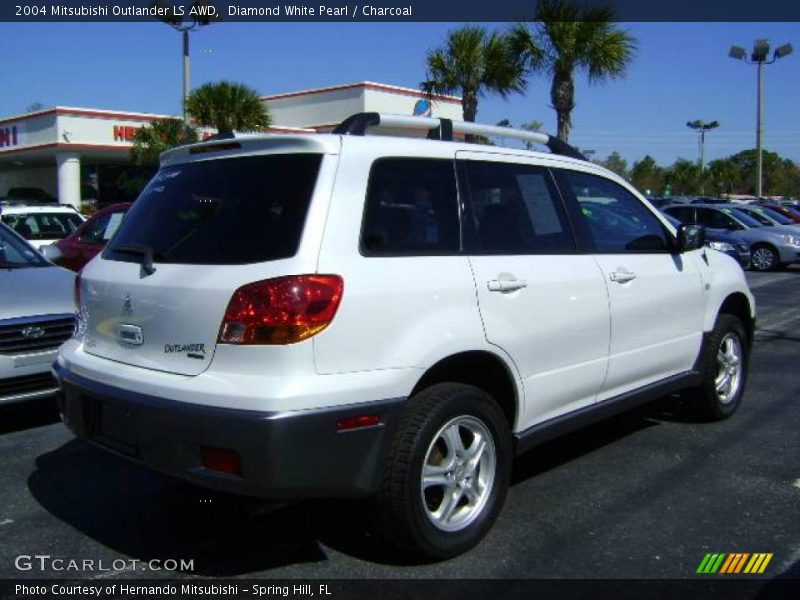 Diamond White Pearl / Charcoal 2004 Mitsubishi Outlander LS AWD