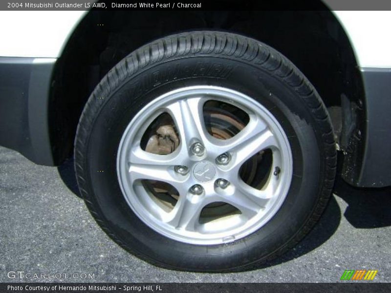 Diamond White Pearl / Charcoal 2004 Mitsubishi Outlander LS AWD