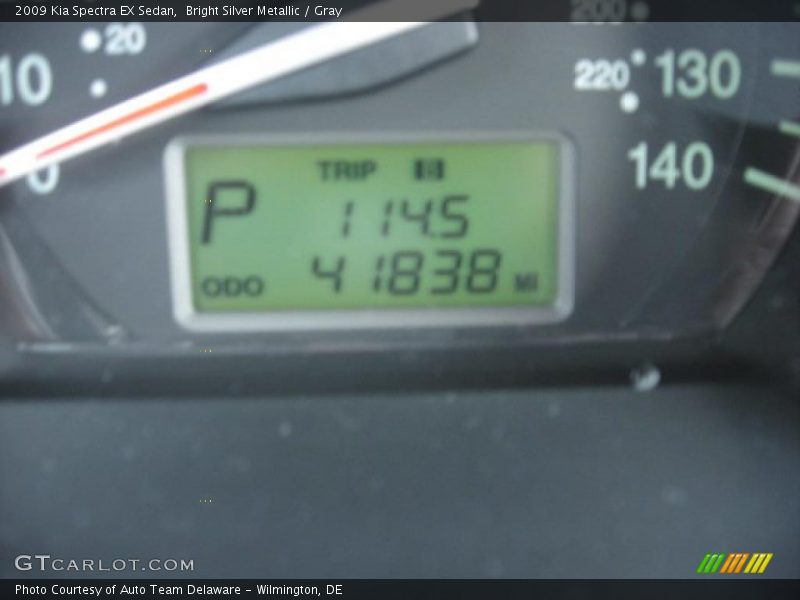 Bright Silver Metallic / Gray 2009 Kia Spectra EX Sedan