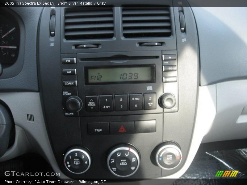 Bright Silver Metallic / Gray 2009 Kia Spectra EX Sedan