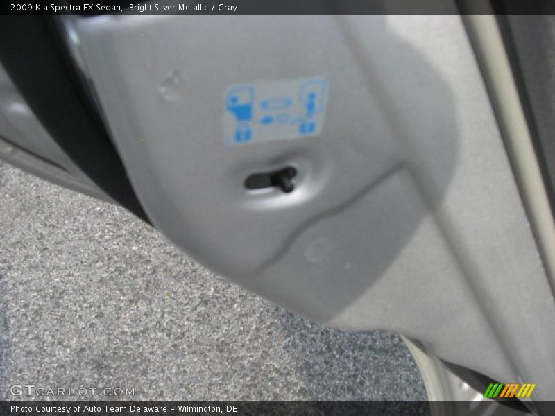 Bright Silver Metallic / Gray 2009 Kia Spectra EX Sedan