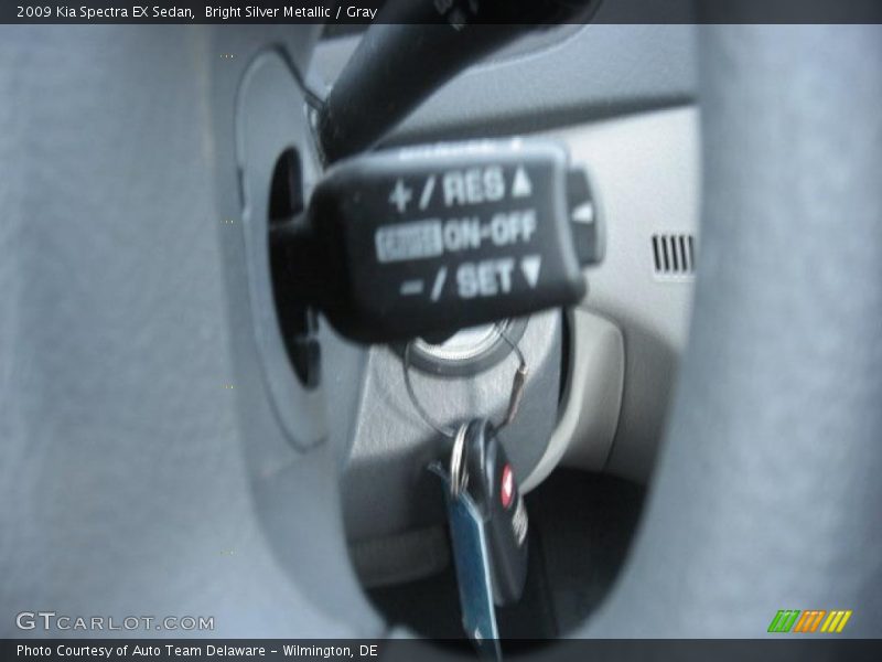 Bright Silver Metallic / Gray 2009 Kia Spectra EX Sedan