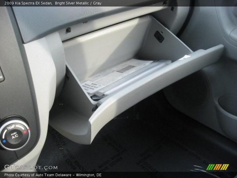 Bright Silver Metallic / Gray 2009 Kia Spectra EX Sedan