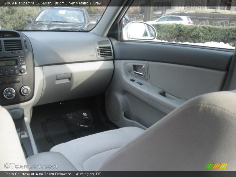 Bright Silver Metallic / Gray 2009 Kia Spectra EX Sedan