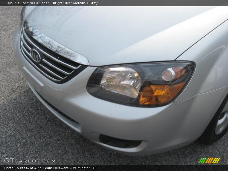 Bright Silver Metallic / Gray 2009 Kia Spectra EX Sedan