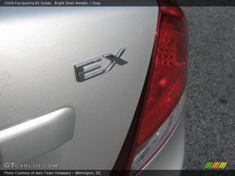 Bright Silver Metallic / Gray 2009 Kia Spectra EX Sedan