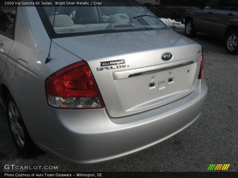 Bright Silver Metallic / Gray 2009 Kia Spectra EX Sedan