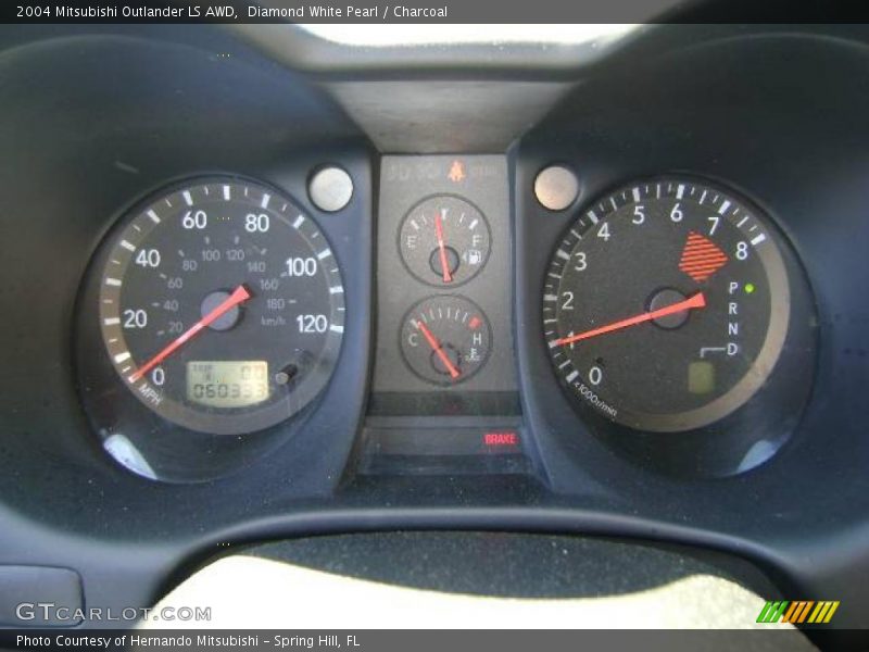 Diamond White Pearl / Charcoal 2004 Mitsubishi Outlander LS AWD