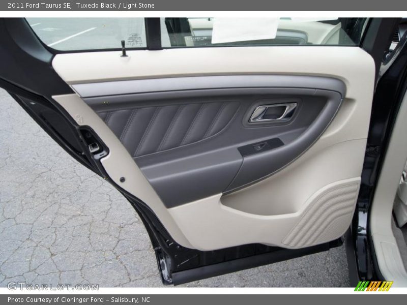 Door Panel of 2011 Taurus SE