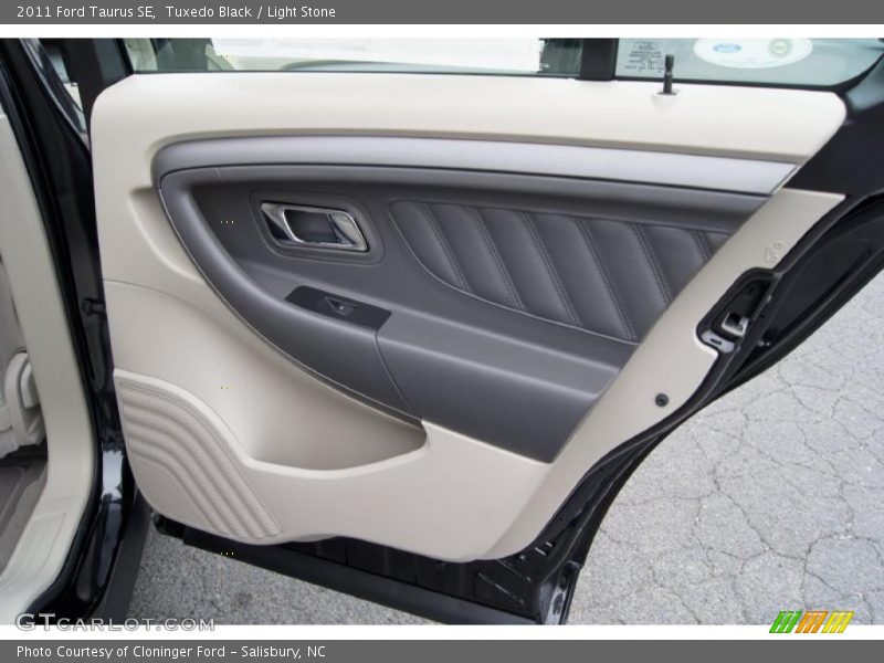 Door Panel of 2011 Taurus SE