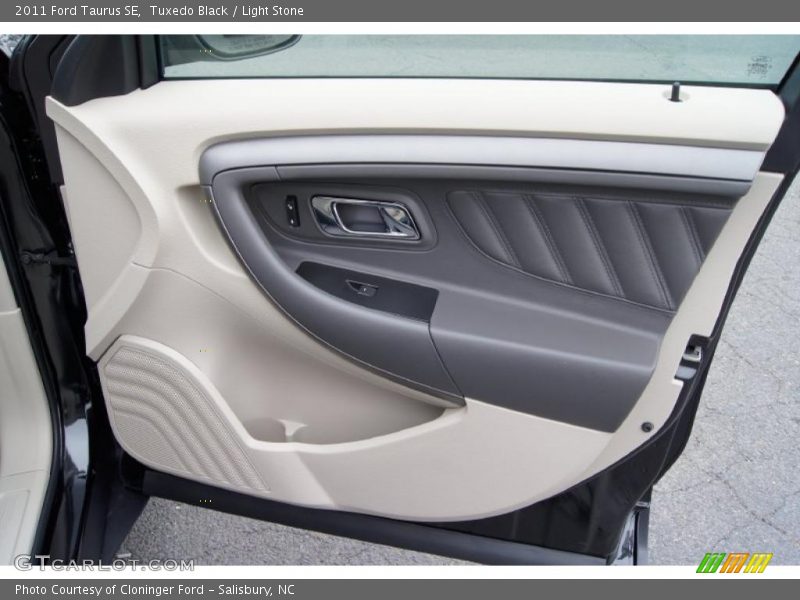 Door Panel of 2011 Taurus SE