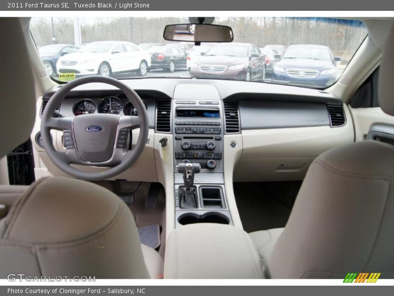 Dashboard of 2011 Taurus SE