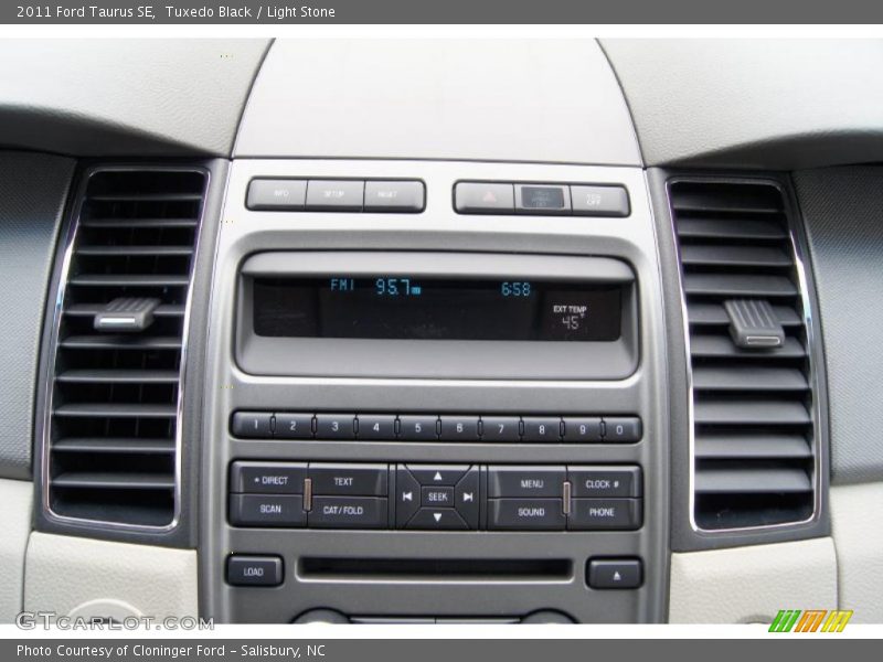 Controls of 2011 Taurus SE