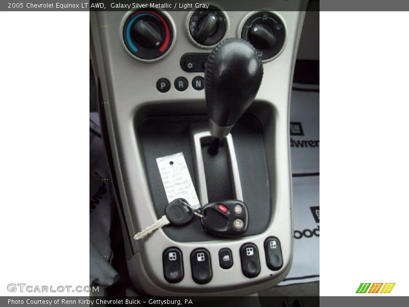 Galaxy Silver Metallic / Light Gray 2005 Chevrolet Equinox LT AWD