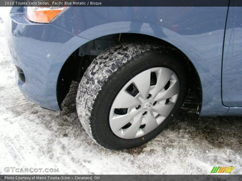 Pacific Blue Metallic / Bisque 2010 Toyota Yaris Sedan