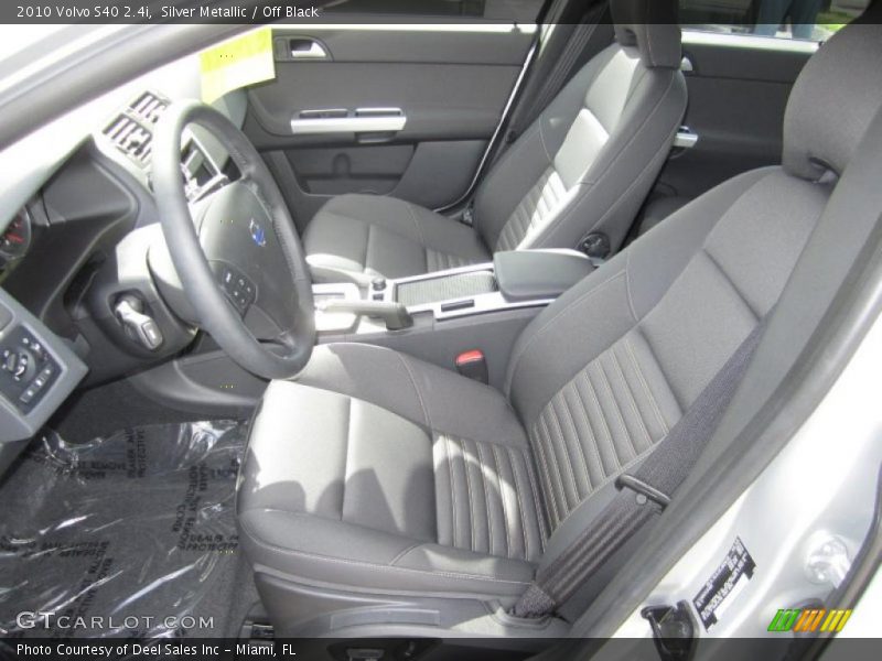 Silver Metallic / Off Black 2010 Volvo S40 2.4i