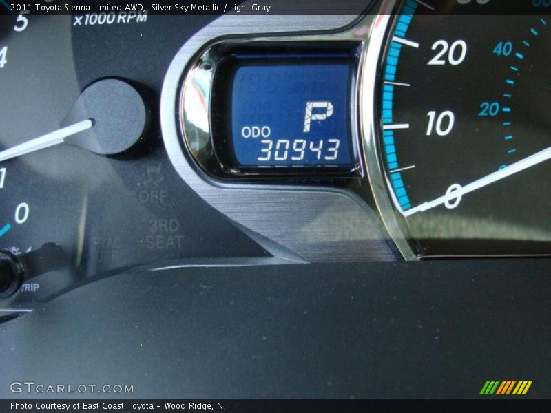 Silver Sky Metallic / Light Gray 2011 Toyota Sienna Limited AWD