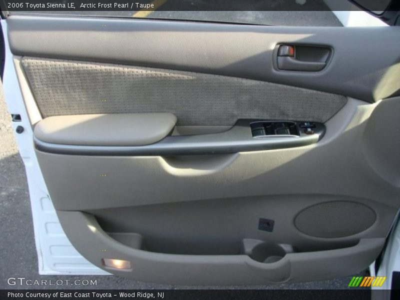 Arctic Frost Pearl / Taupe 2006 Toyota Sienna LE
