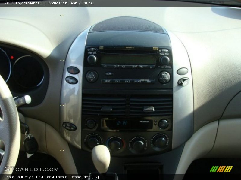 Arctic Frost Pearl / Taupe 2006 Toyota Sienna LE
