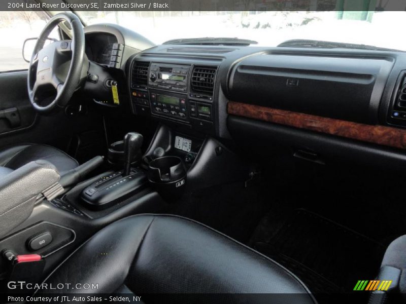 Zambezi Silver / Black 2004 Land Rover Discovery SE