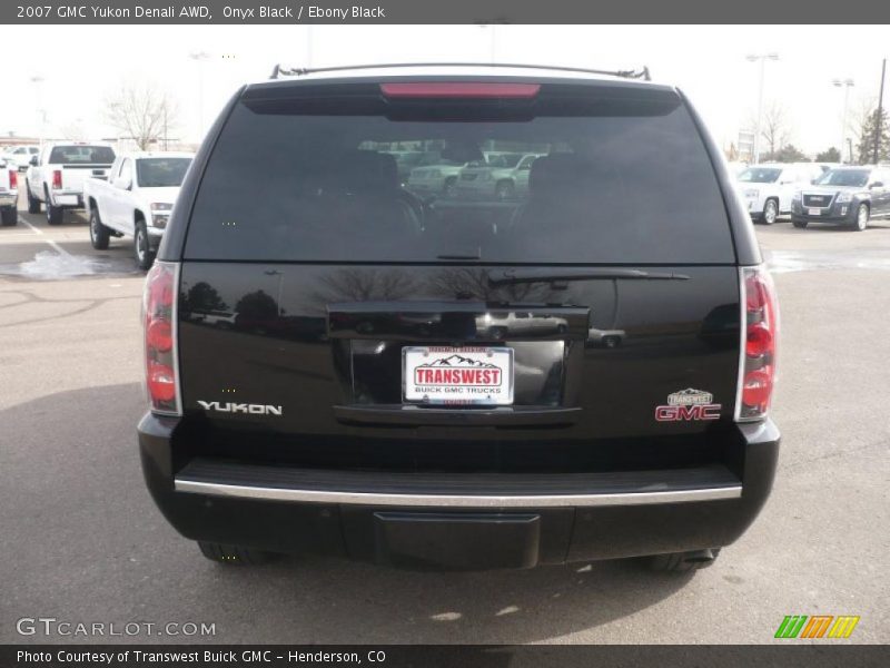 Onyx Black / Ebony Black 2007 GMC Yukon Denali AWD