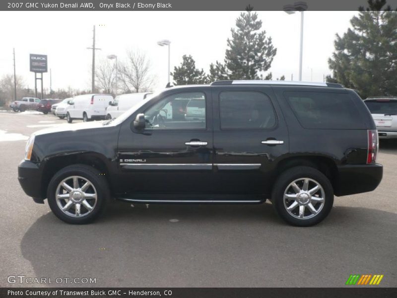 Onyx Black / Ebony Black 2007 GMC Yukon Denali AWD