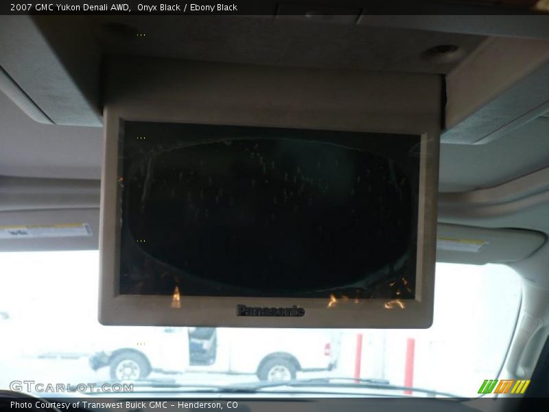 Onyx Black / Ebony Black 2007 GMC Yukon Denali AWD