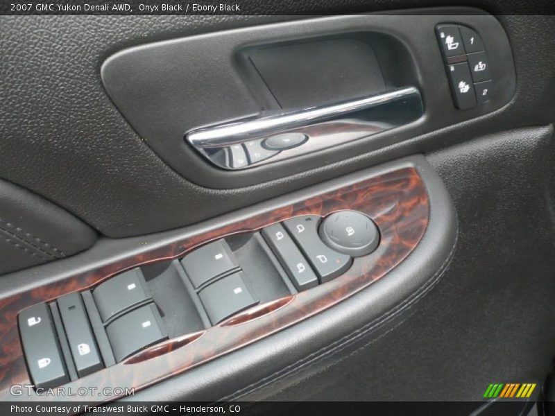 Onyx Black / Ebony Black 2007 GMC Yukon Denali AWD