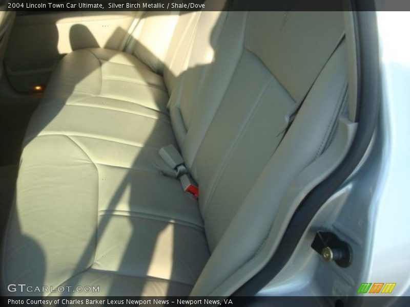 Silver Birch Metallic / Shale/Dove 2004 Lincoln Town Car Ultimate