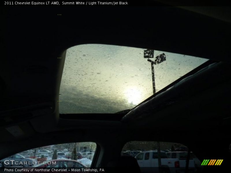 Summit White / Light Titanium/Jet Black 2011 Chevrolet Equinox LT AWD