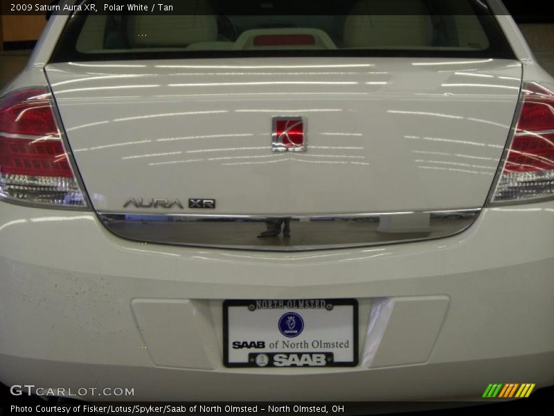 Polar White / Tan 2009 Saturn Aura XR