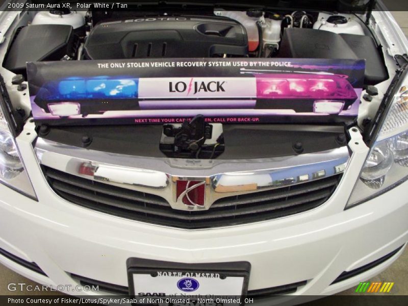 Polar White / Tan 2009 Saturn Aura XR