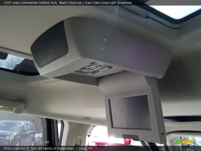 Black Clearcoat / Dark Slate Gray/Light Graystone 2007 Jeep Commander Limited 4x4