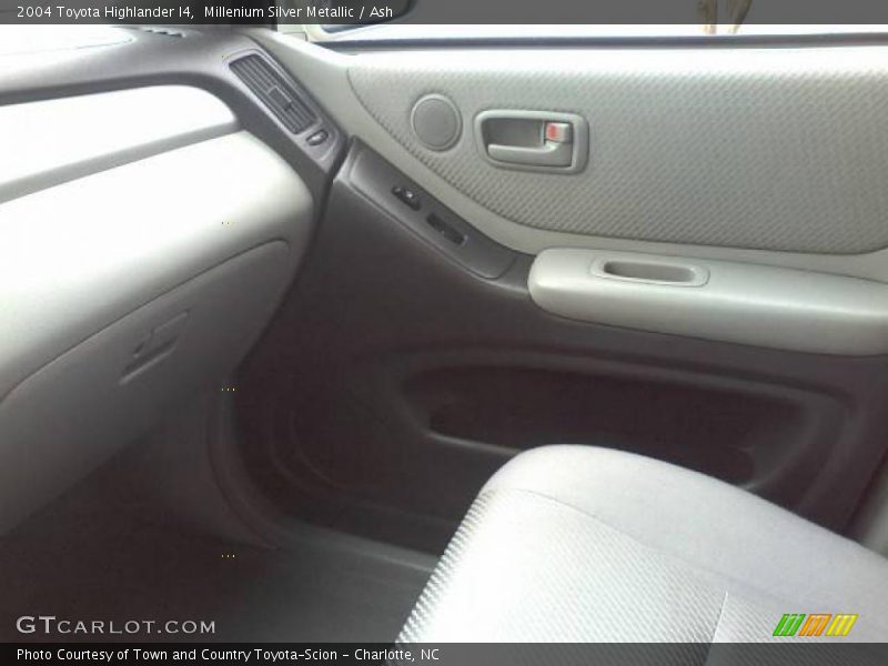 Millenium Silver Metallic / Ash 2004 Toyota Highlander I4