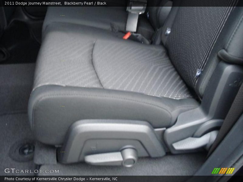 Blackberry Pearl / Black 2011 Dodge Journey Mainstreet