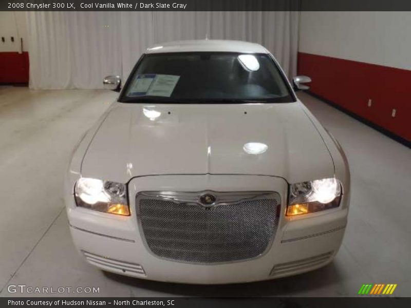 Cool Vanilla White / Dark Slate Gray 2008 Chrysler 300 LX