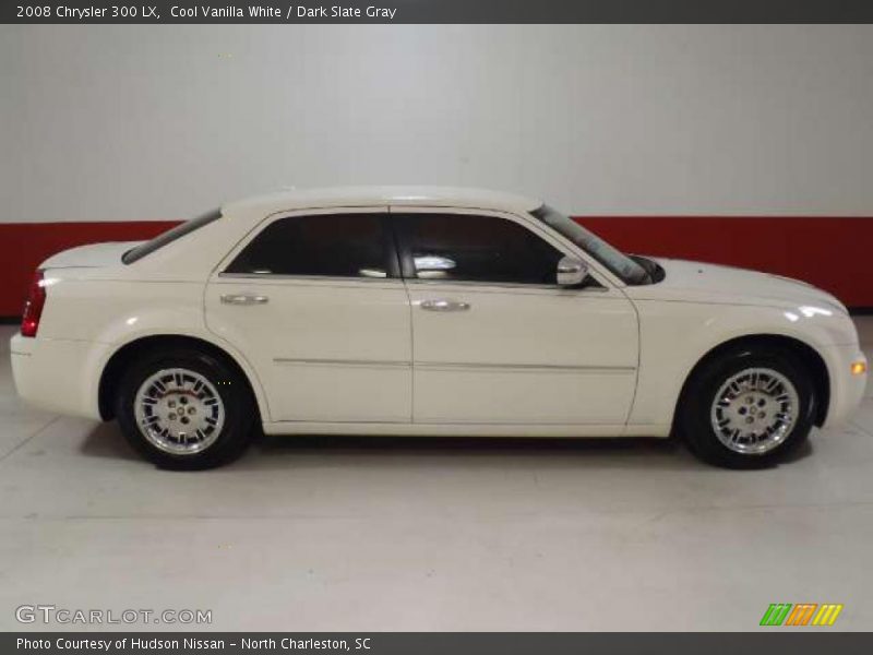 Cool Vanilla White / Dark Slate Gray 2008 Chrysler 300 LX