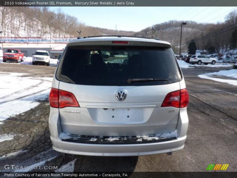 Mercury Silver Metallic / Aero Gray 2010 Volkswagen Routan SEL Premium